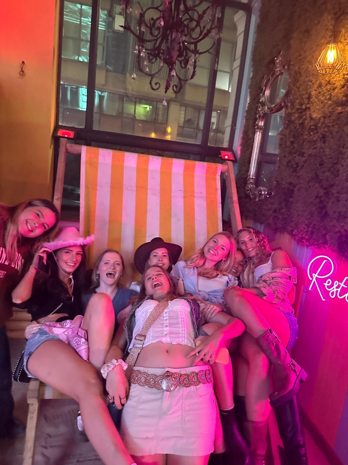 Tropicana club giant deck chair